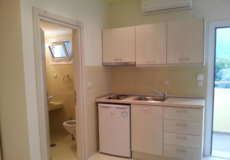 Нощувка на човек на 100м. от плажа в Rania Studios, о. Тасос, Гърция!, снимка 17