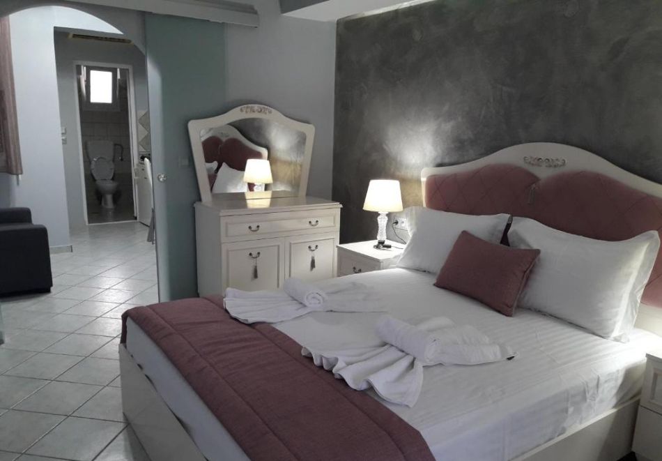 Нощувка на човек на 100м. от плажа в Rania Studios, о. Тасос, Гърция!, снимка 10