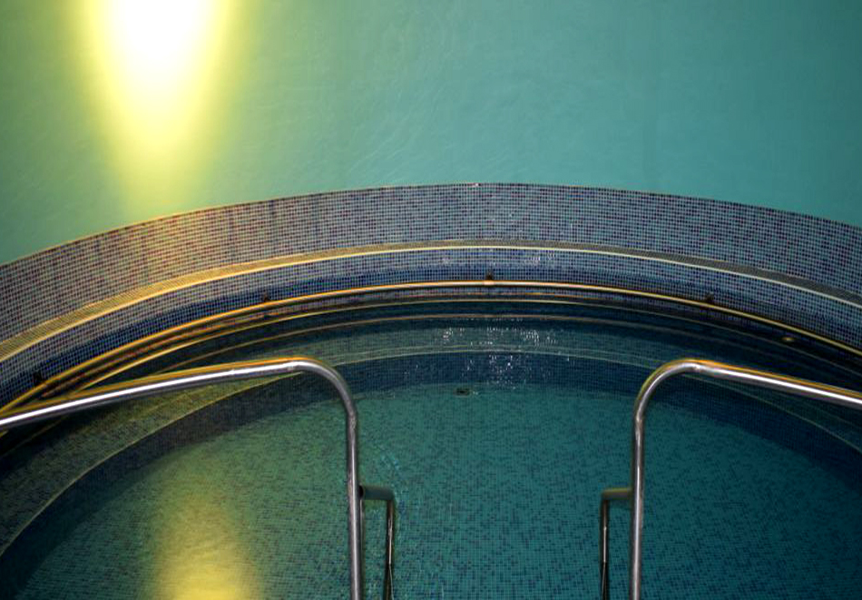 Почивка в Балнеохотел Роза, Стрелча!  5 или 10 нощувки на човек със закуски, обеди и вечери + 2 вътрешни минерални басейна + медицински преглед и 2 или 3 процедури на ден, снимка 16