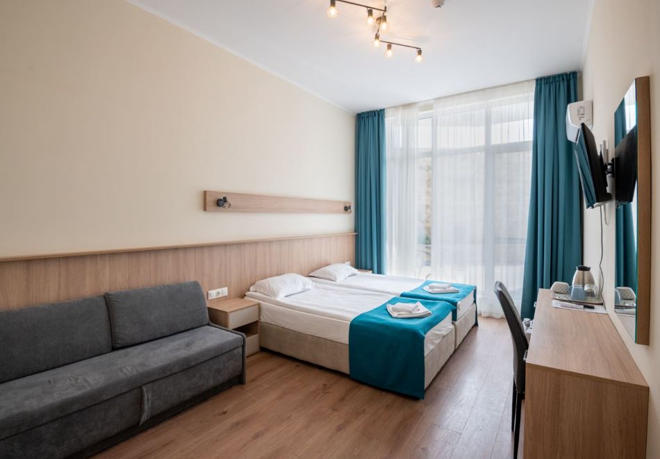 Свети Валентин в Балчик: 2 нощувки за двама със закуски и вечери, едната романтична + релакс зона от Комплекс Самара, снимка 12