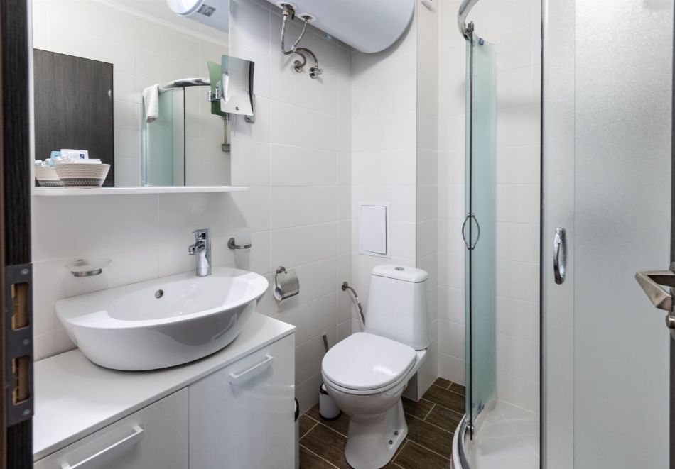 Свети Валентин в Балчик: 2 нощувки за двама със закуски и вечери, едната романтична + релакс зона от Комплекс Самара, снимка 19