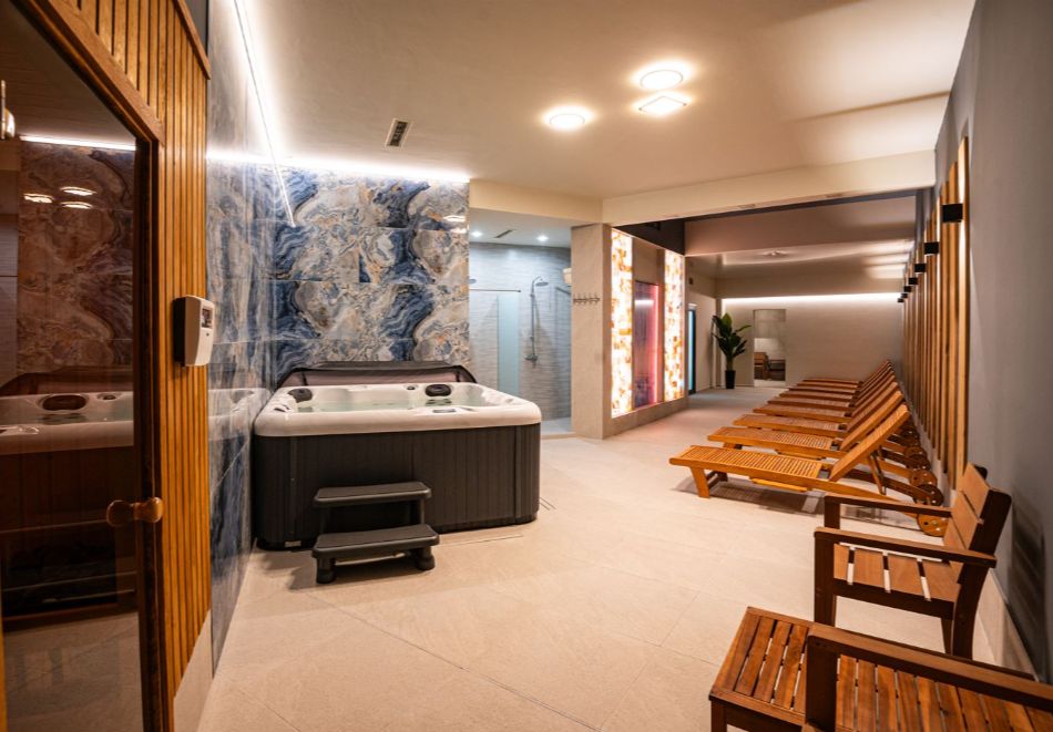 Свети Валентин в Балчик: 2 нощувки за двама със закуски и вечери, едната романтична + релакс зона от Комплекс Самара, снимка 10