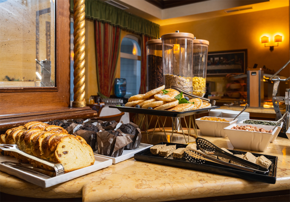 Почивка в Боровец: Нощувка на човек със закуска и вечеря + басейн и релакс зона от Хотел Феста Уинтър Палас*****, снимка 31