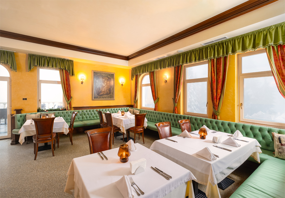 Почивка в Боровец: Нощувка на човек със закуска и вечеря + басейн и релакс зона от Хотел Феста Уинтър Палас*****, снимка 37