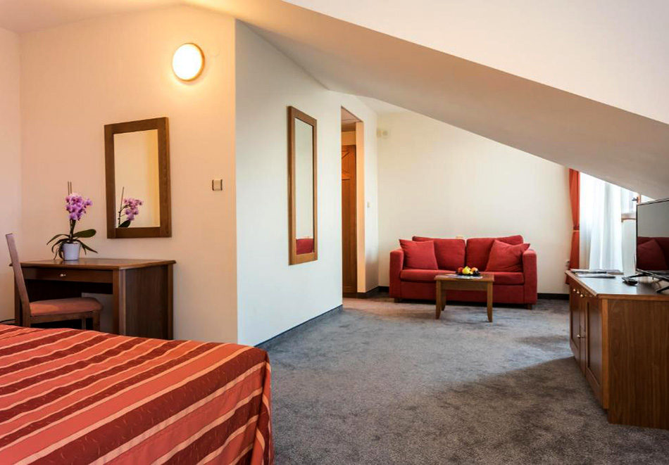 Почивка в Банско: Нощувка на човек със закуска + голям вътрешен басей и релакс зона от хотел Евелина Палас****, снимка 7