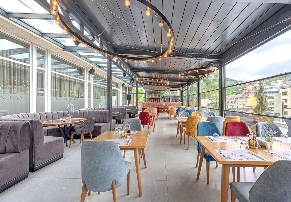 8-ми март в Габрово: 1 или 2 нощувки за двама със закуски и празнична вечеря в хотел Балкан, снимка 11