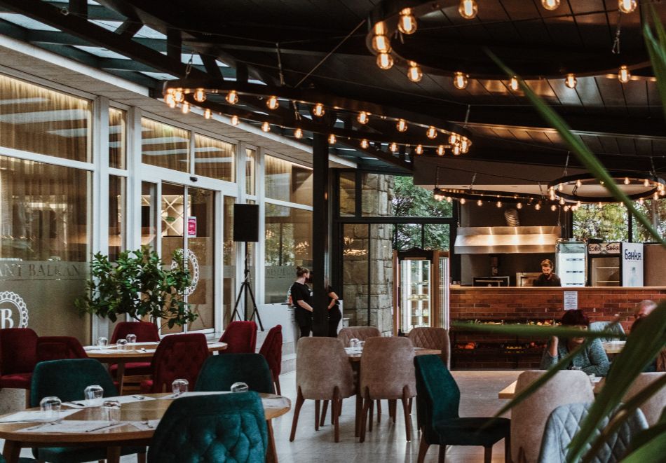 8-ми март в Габрово: 1 или 2 нощувки за двама със закуски и празнична вечеря в хотел Балкан, снимка 10