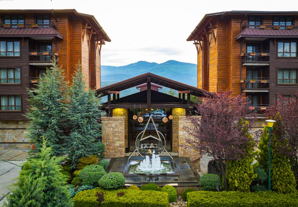 Релакс във Велинград: Нощувка на човек със закуска + вътрешен и външен минерален басейн и СПА зона в Макси Парк Хотел и Спа***** Деца до 11.99г. БЕЗПЛАТНО!, снимка 2