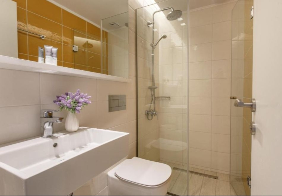 На метри от плажа в Коринос, Гърция: Нощувка на човек със закуска в Marialena Hotel, снимка 14