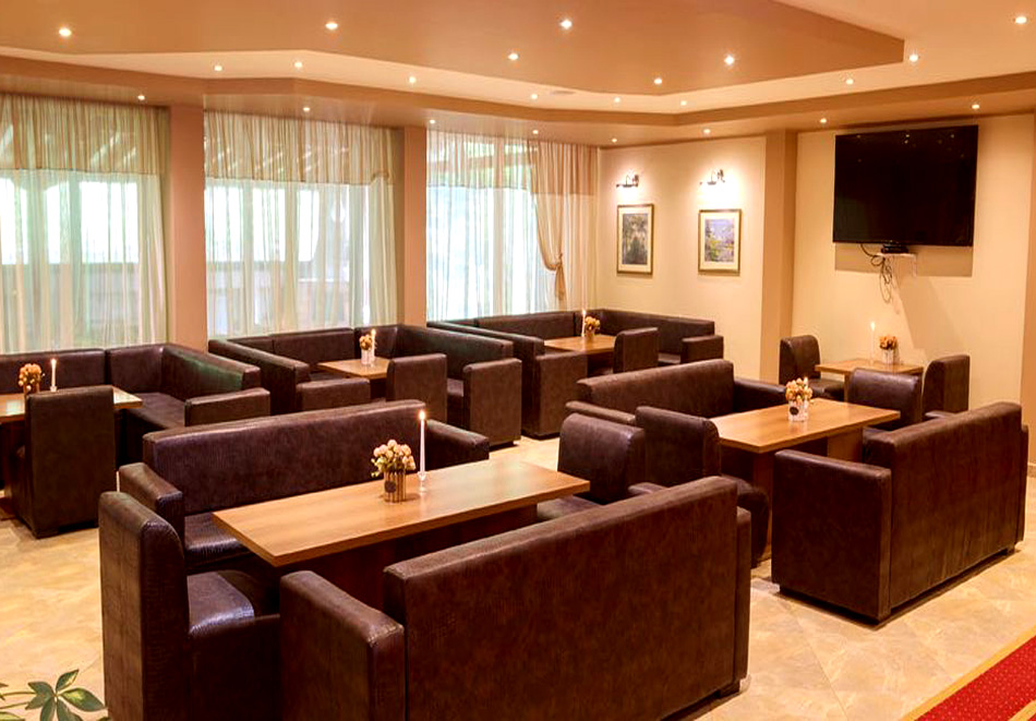 Почивка в Балнеохотел Констанция, Костенец: Нощувка на човек и възможност за закуска, обяд и вечеря + вътрешен минерален басейн, снимка 11