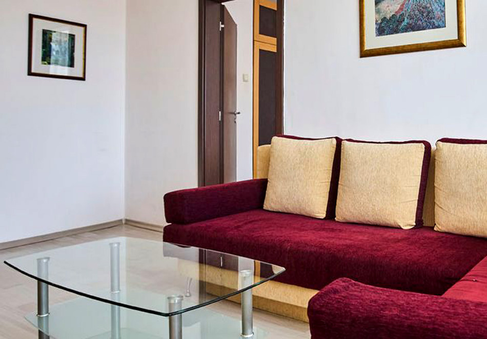 Почивка в Балнеохотел Констанция, Костенец: Нощувка на човек и възможност за закуска, обяд и вечеря + вътрешен минерален басейн, снимка 13