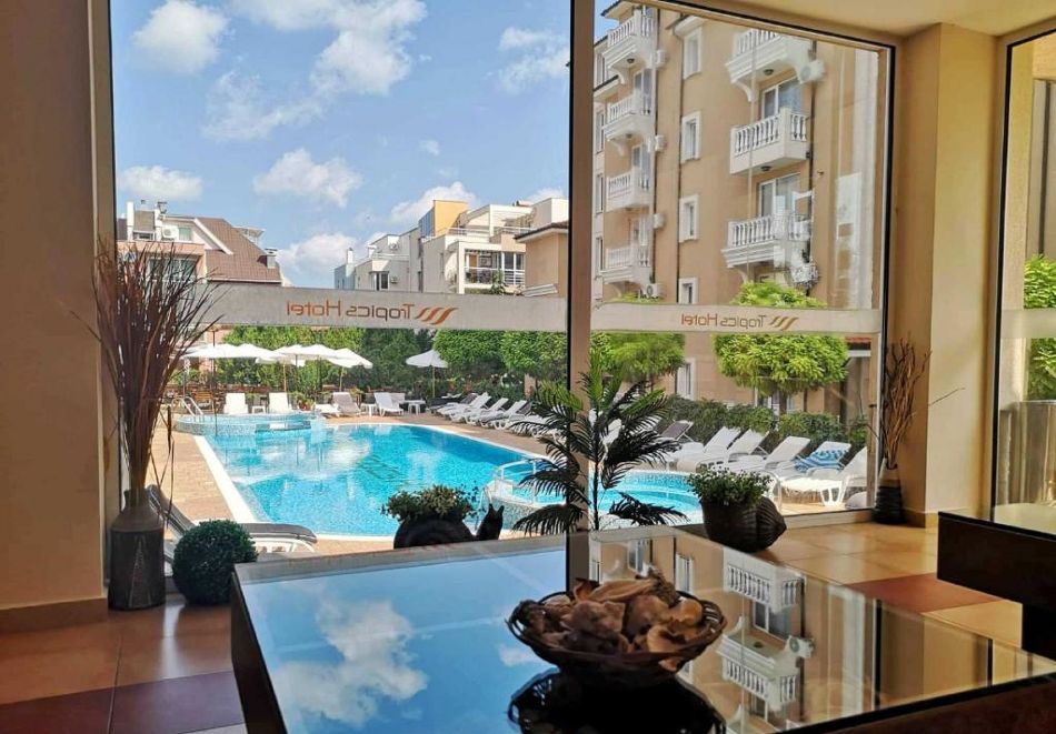 Море 2026 в Свети Влас: Нощувка на човек на база All Inclusive или Ultra All Inclusive + два басейн в хотел Тропикс & Венера, снимка 9