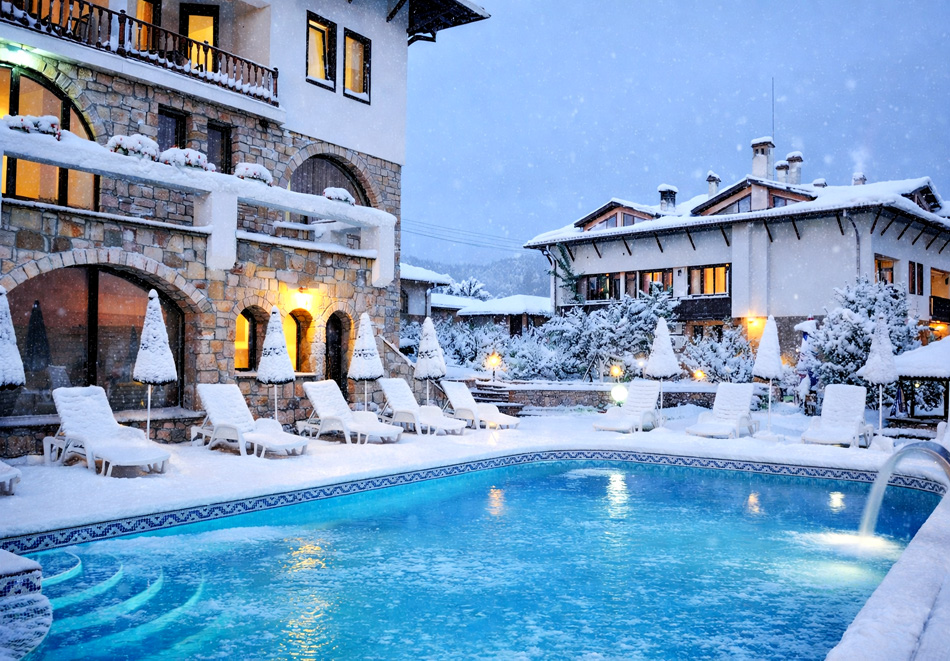 Почивка в Арбанаси! Нощувка на човек със закуска и вечеря + 2 външни топли джакузита, вътрешен релакс басейн и релакс зона от хотел Винпалас, снимка 2