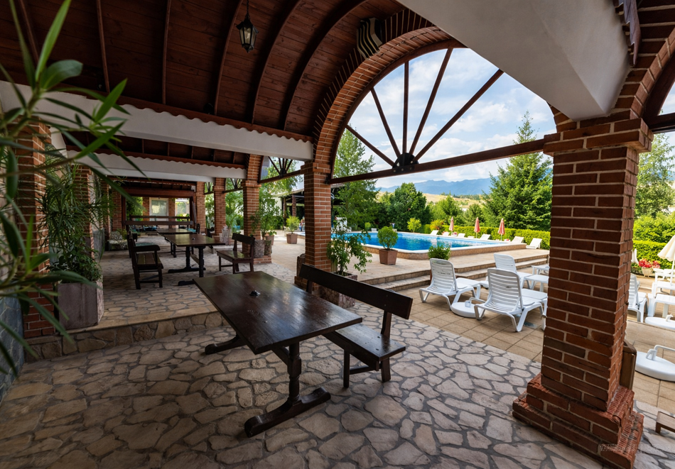 Почивка в Сандански: Нощувка на човек със закуска от Бутиков хотел Офир, снимка 6