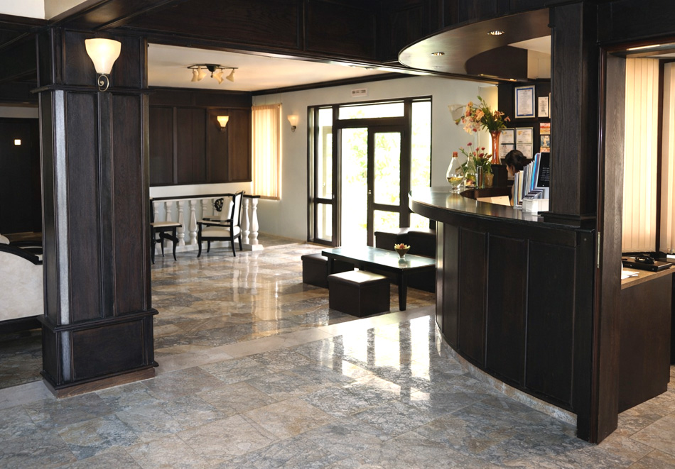 Почивка в Сандански: Нощувка на човек със закуска от Бутиков хотел Офир, снимка 7