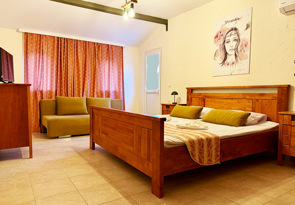 Почивка в полите на Родопите: Една нощувка с капацитет 11 човека в Къща за гости Арт Спектър, Брацигово, снимка 14