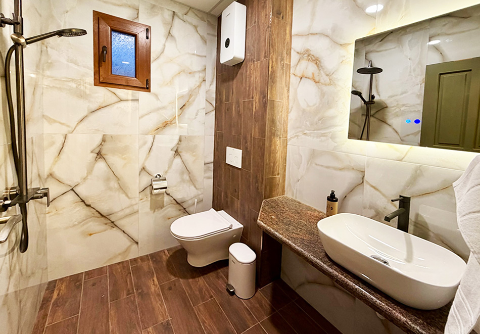 Почивка в полите на Родопите: Една нощувка с капацитет 11 човека в Къща за гости Арт Спектър, Брацигово, снимка 9