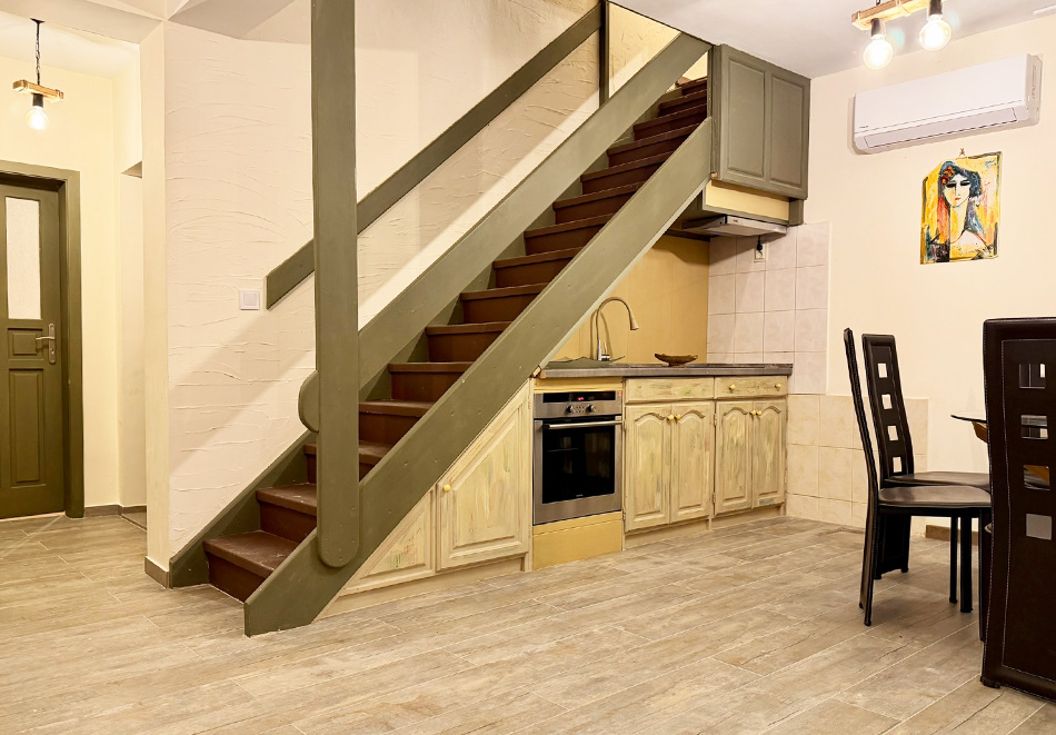 Почивка в полите на Родопите: Една нощувка с капацитет 11 човека в Къща за гости Арт Спектър, Брацигово, снимка 8