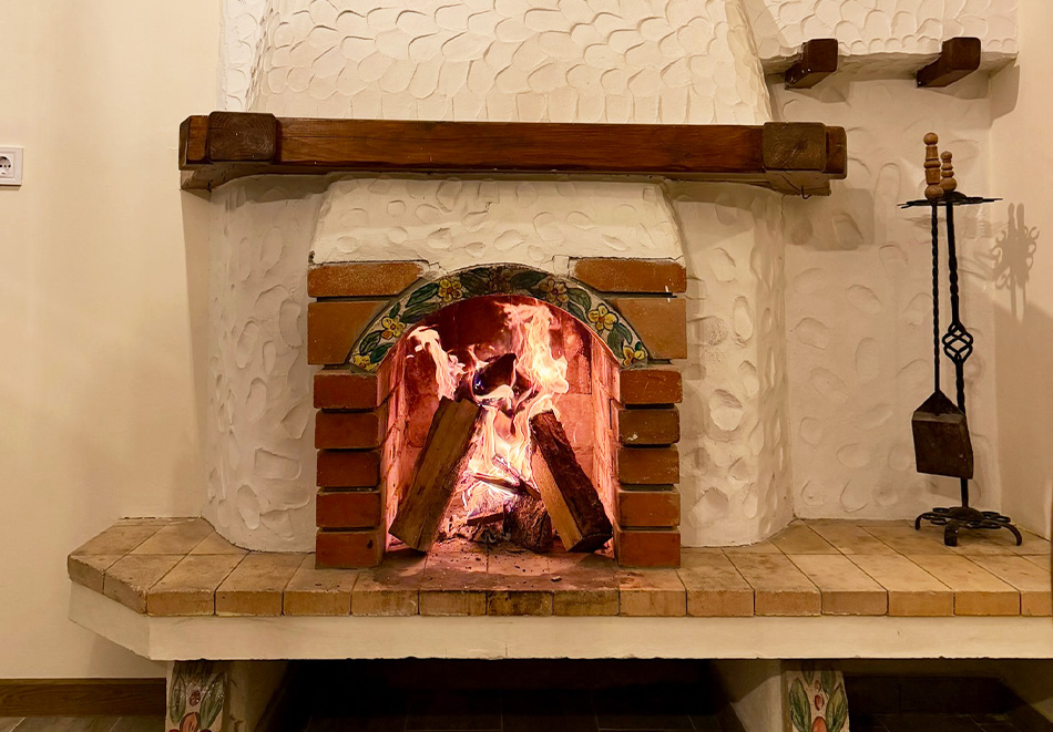 Почивка в полите на Родопите: Една нощувка с капацитет 11 човека в Къща за гости Арт Спектър, Брацигово, снимка 6