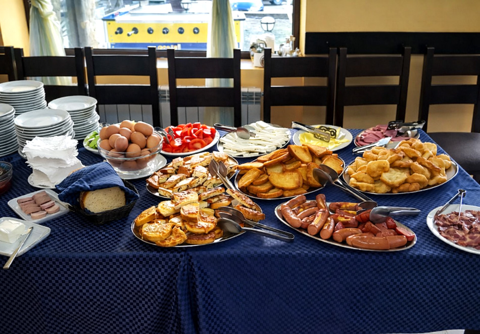 8-ми март до Троян: 2 нощувки на човек със закуски и Празнична вечеря от хотел Виа Траяна, Беклемето, снимка 13