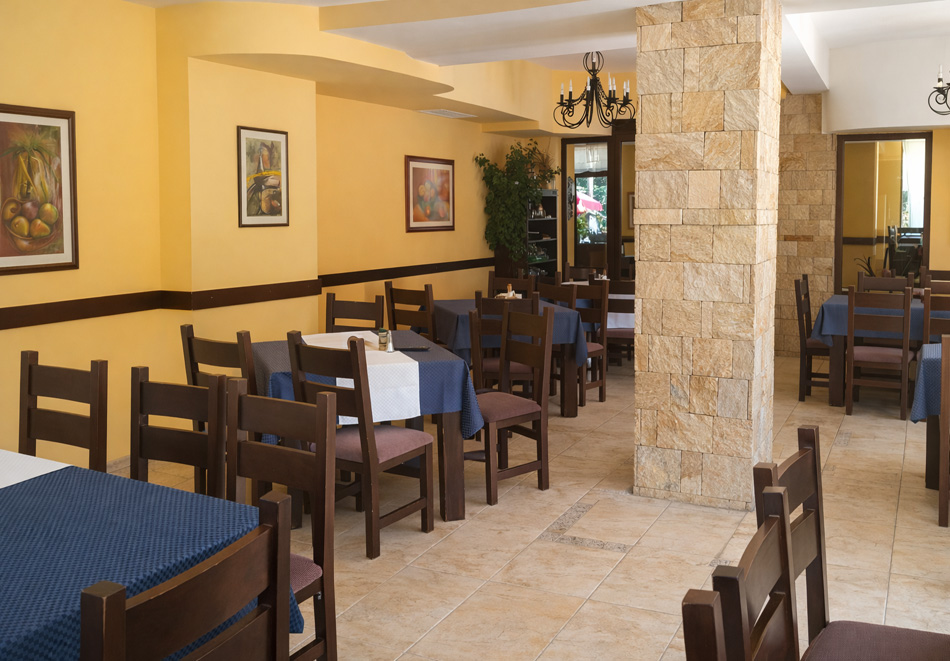 8-ми март до Троян: 2 нощувки на човек със закуски и Празнична вечеря от хотел Виа Траяна, Беклемето, снимка 11