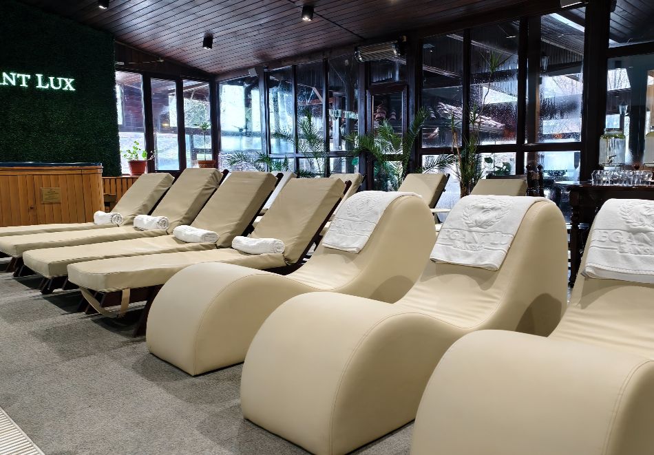 На ски в Банско: Нощувка на човек със закуска плюс възможност за вечеря в хотел Елегант Лукс, снимка 9