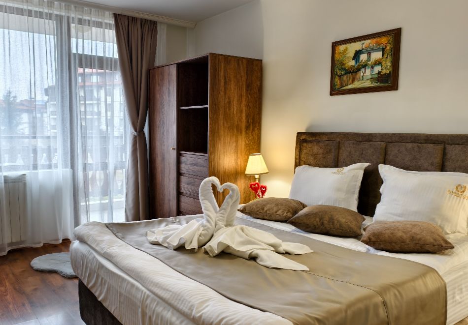 На ски в Банско: Нощувка на човек със закуска плюс възможност за вечеря в хотел Елегант Лукс, снимка 18