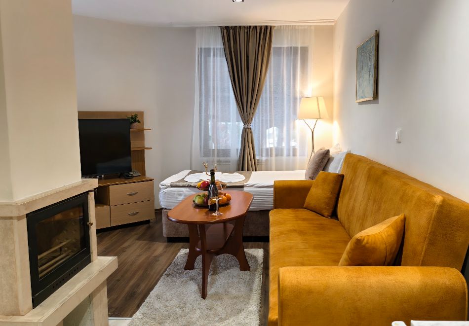 На ски в Банско: Нощувка на човек със закуска плюс възможност за вечеря в хотел Елегант Лукс, снимка 28