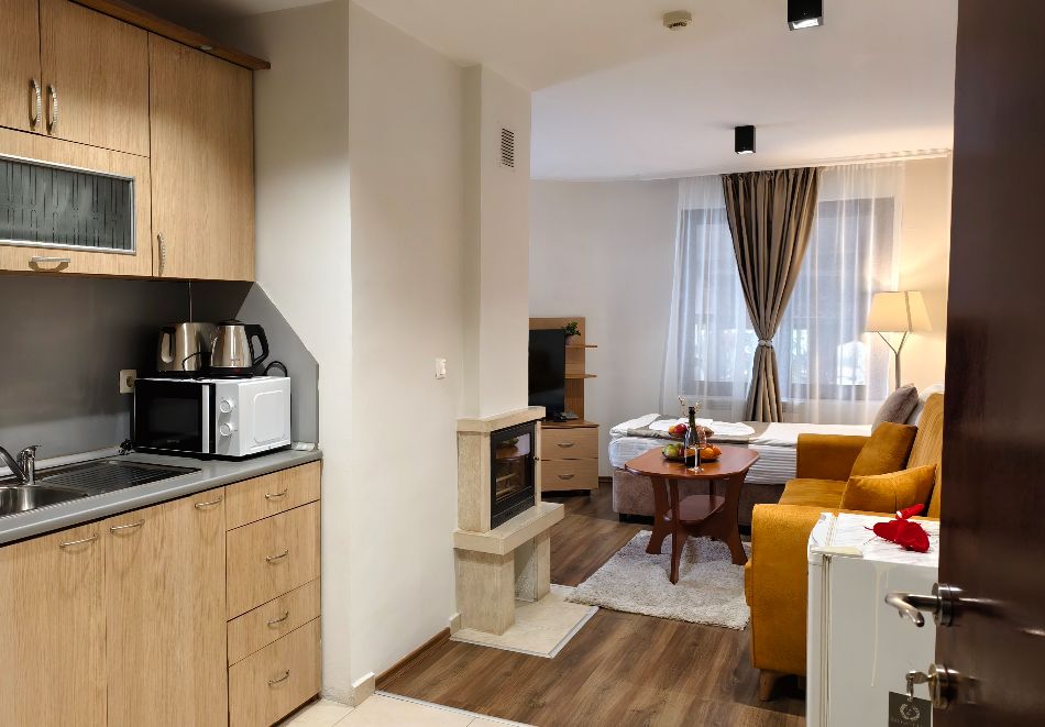 На ски в Банско: Нощувка на човек със закуска плюс възможност за вечеря в хотел Елегант Лукс, снимка 15