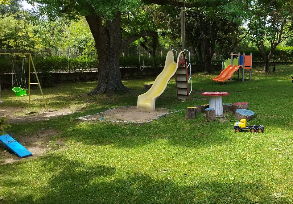 Релакс до края на май край Варна в к.к. Константин и Елена: Нощувка на човек със закуска + паркинг в хотел Нептун, снимка 9