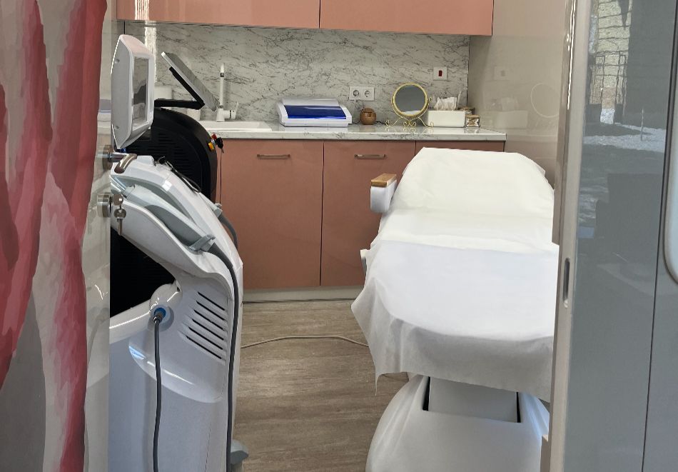 Анти-ейдж курс с 5 радиочестотни лифтинг терапии за лице + 3 кислородни терапии от Естетичен център КООП Флорал, София, снимка 4