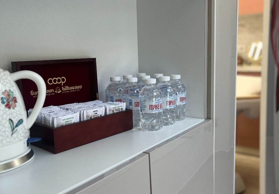 Анти-ейдж курс с 5 радиочестотни лифтинг терапии за лице + 3 кислородни терапии от Естетичен център КООП Флорал, София, снимка 3