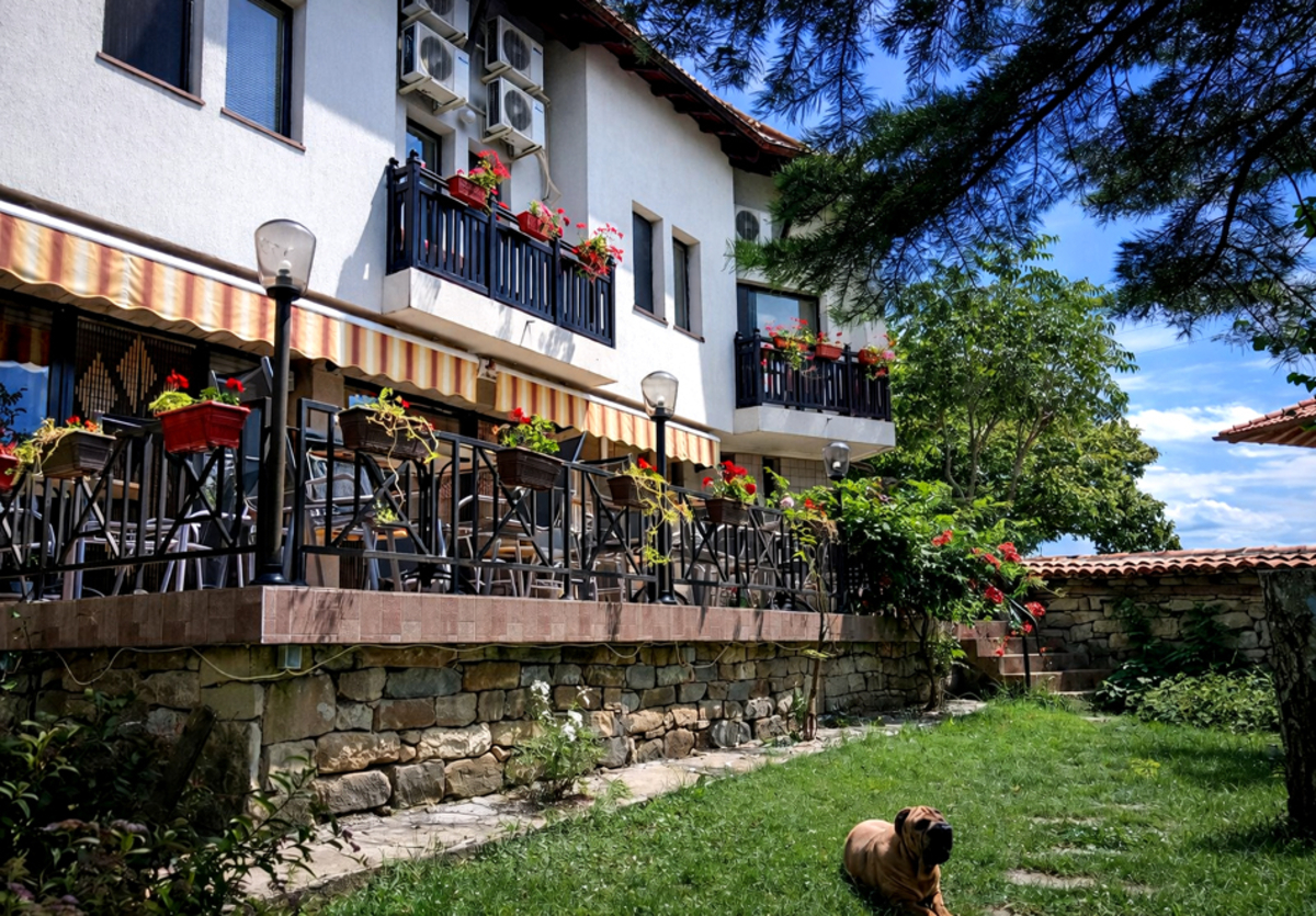 Почивка в Арбанаси: Нощувка на човек със закуска или закуска и вечеря от хотел Елена, снимка 2