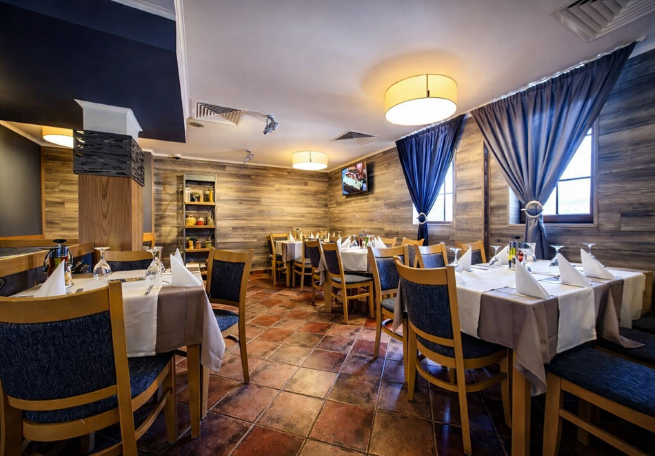 Почивка в Павел Баня: 2 = 3 нощувки на човек със закуски и вечери + релакс зона от семеен хотел Аризона, снимка 13