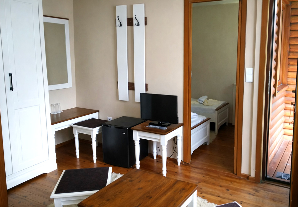 Почивка в Добринище: Нощувка на човек с опция за закуска от Къща за гости Рафе, снимка 4