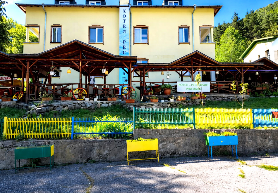 Почивка до Рилски манастир: Нощувка на човек със закуска или закуска и вечеря от Семеен хотел При Мечо, местност Елешница, снимка 2