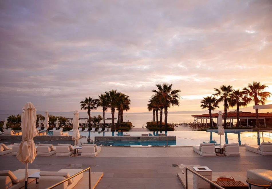 Великден на Халкидики, Гърция: 3 нощувки на човек със закуски, вечери + Великденски обяд с жива музика и танцов изпълнител в Domes Noruz Kassandra 5*, снимка 6