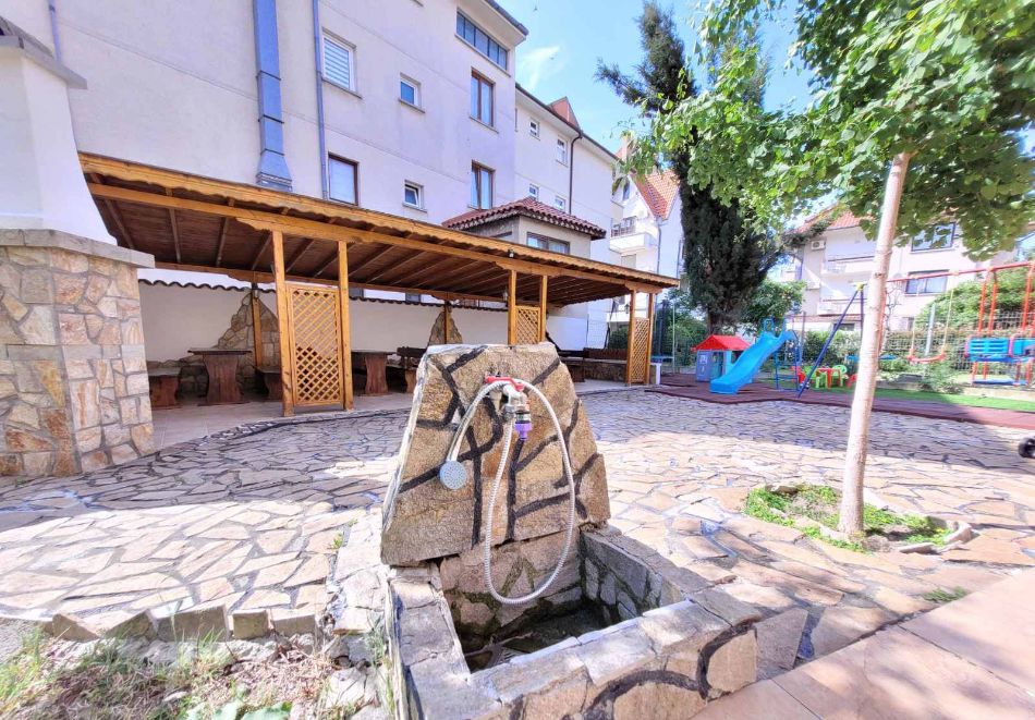 Лято 2026 в Равда на 200 м. от плажа: Нощувка на цени от 12.90 EUR/ 25.23 лв. на човек в къща за гости Айсберг, снимка 8