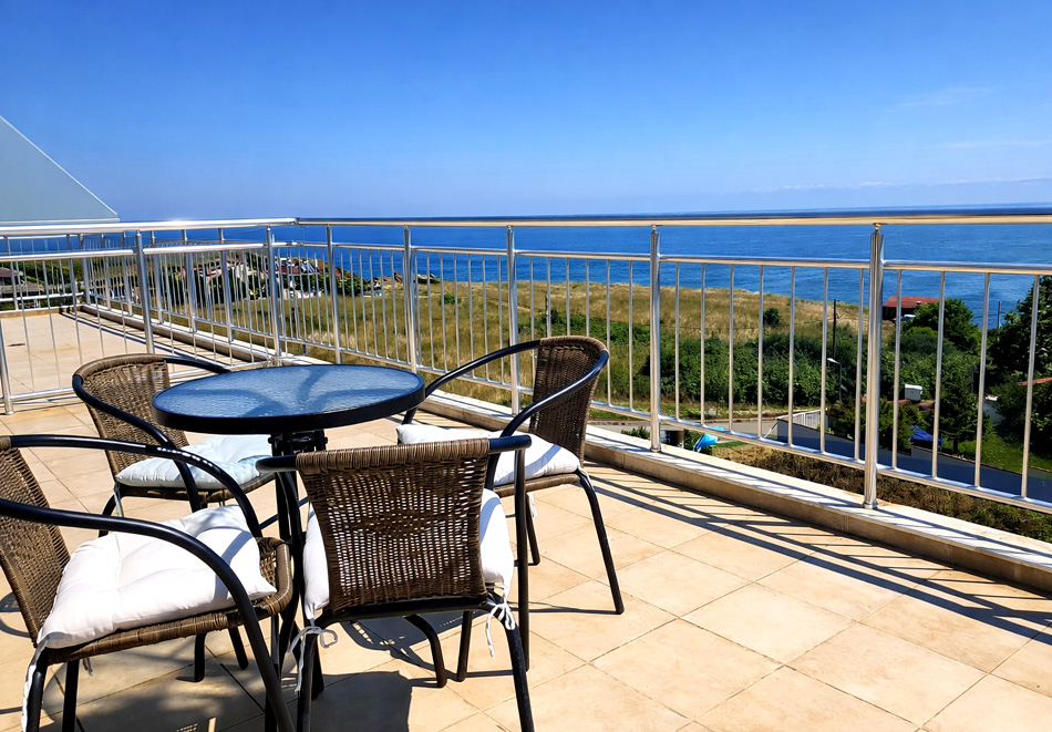 Лято в Синеморец: Нощувка на човек със закуска от хотел Афродита. Дете до 11.99г - БЕЗПЛАТНО!, снимка 9