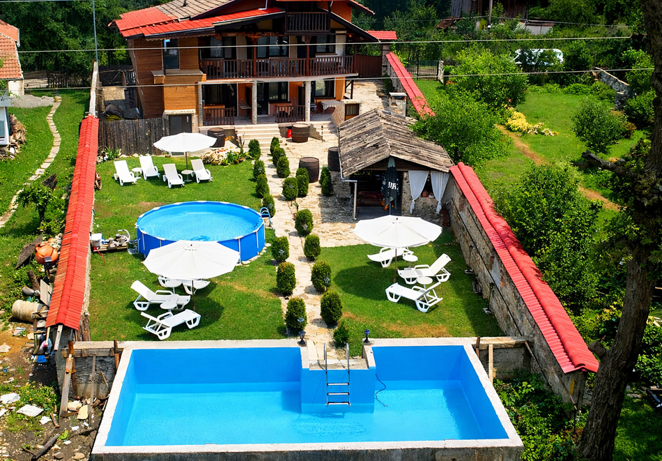 Почивка в Рибарица; 2, 3 или 5 нощувки на човек със закуски, обеди и вечери + басейн и джакузи от Семеен хотел Къщата***, снимка 2