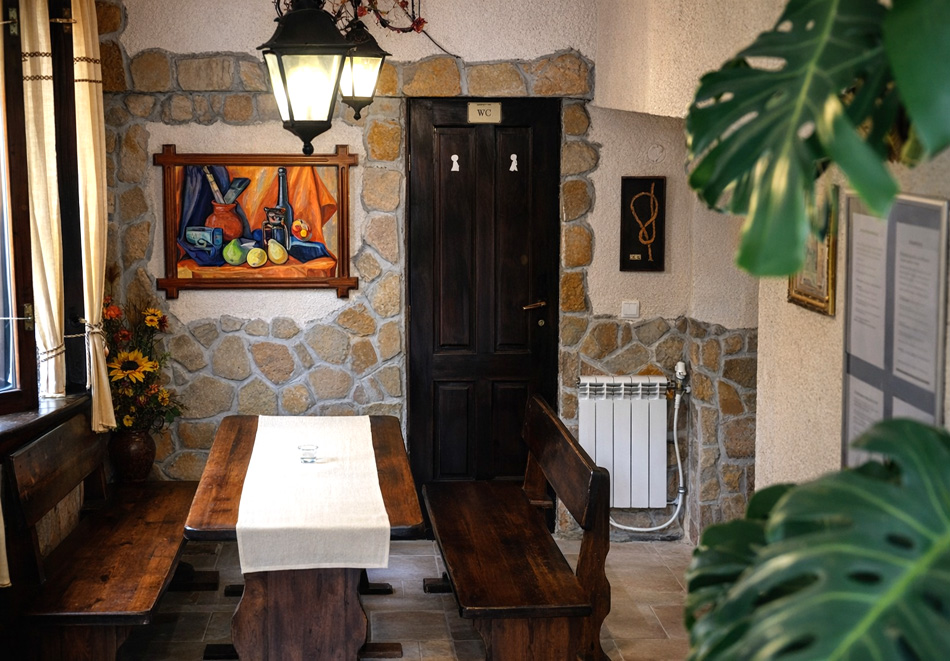 Почивка в Рибарица; 2, 3 или 5 нощувки на човек със закуски, обеди и вечери + басейн и джакузи от Семеен хотел Къщата***, снимка 13