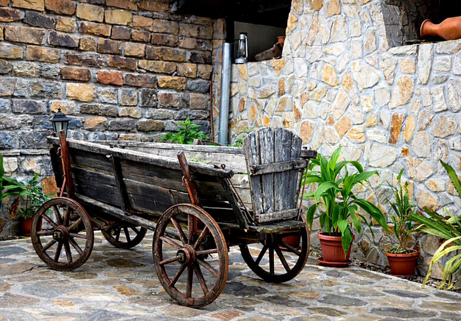 Почивка в Рибарица; 2, 3 или 5 нощувки на човек със закуски, обеди и вечери + басейн и джакузи от Семеен хотел Къщата***, снимка 8