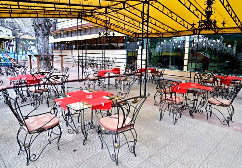 Промоция за Велинград: 3 = 4 нощувки на човек със закуски и вечери + закрит минерален басейн и релакс зона от хотел Рила, снимка 3