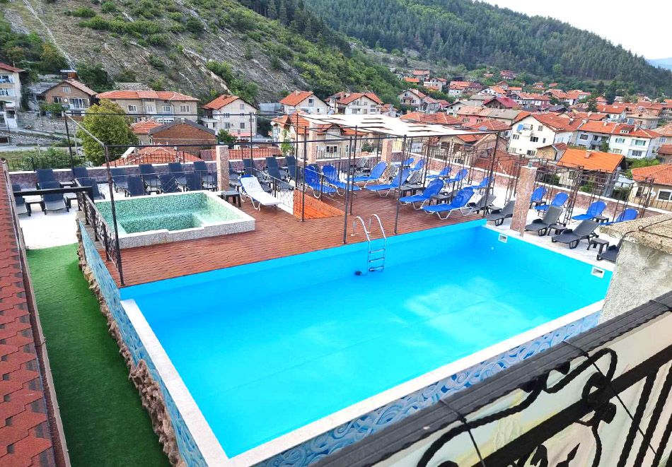 Промоция за Велинград: 3 = 4 нощувки на човек със закуски и вечери + закрит минерален басейн и релакс зона от хотел Рила, снимка 15