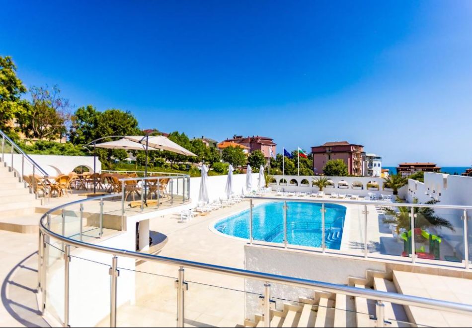 СПА почивка в Свети Влас: Нощувка на човек със закуска + басейн и релакс център НОВООТКРИТИЯ хотел Лагуна СПА, снимка 6