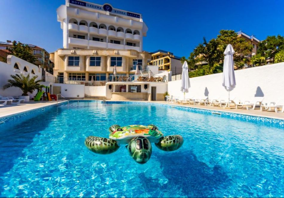 СПА почивка в Свети Влас: Нощувка на човек със закуска + басейн и релакс център НОВООТКРИТИЯ хотел Лагуна СПА, снимка 4