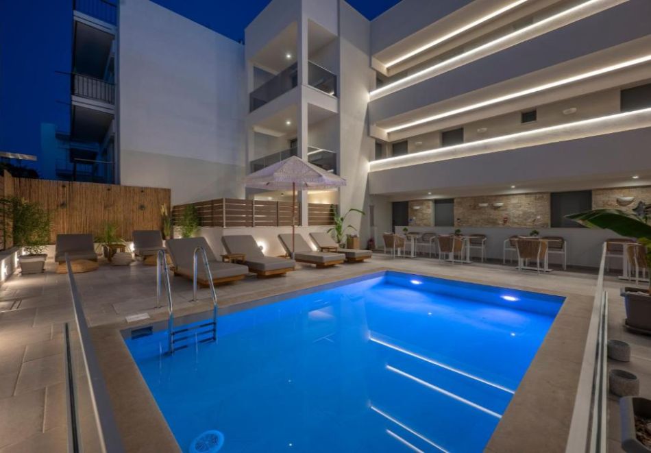 На 100м. от плажа в Касандра, Гърция: Нощувка на човек със закуска в Sandy Seaside Suites****, Неа Флогита, снимка 3