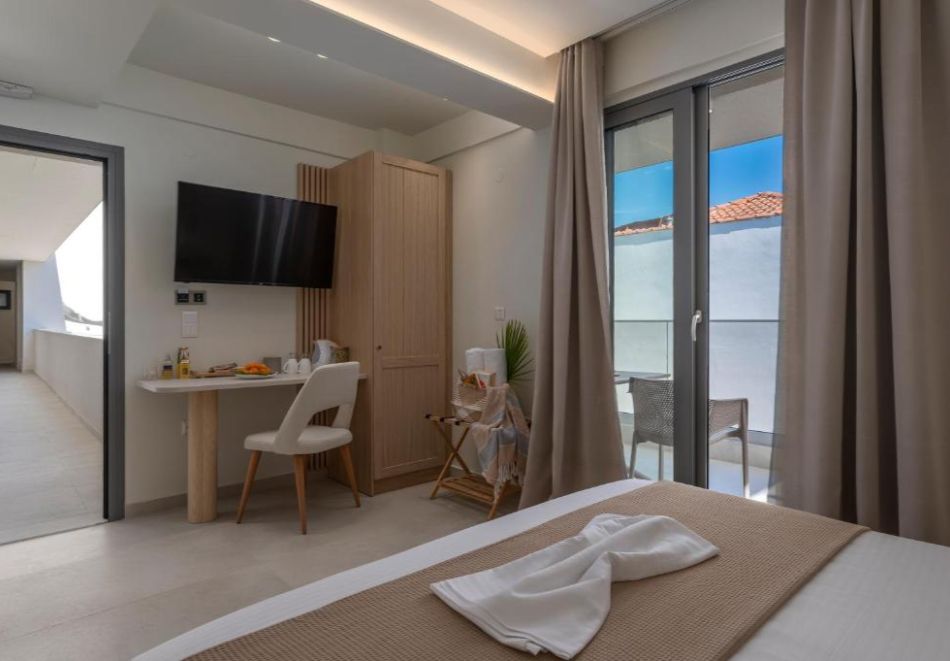 На 100м. от плажа в Касандра, Гърция: Нощувка на човек със закуска в Sandy Seaside Suites****, Неа Флогита, снимка 14