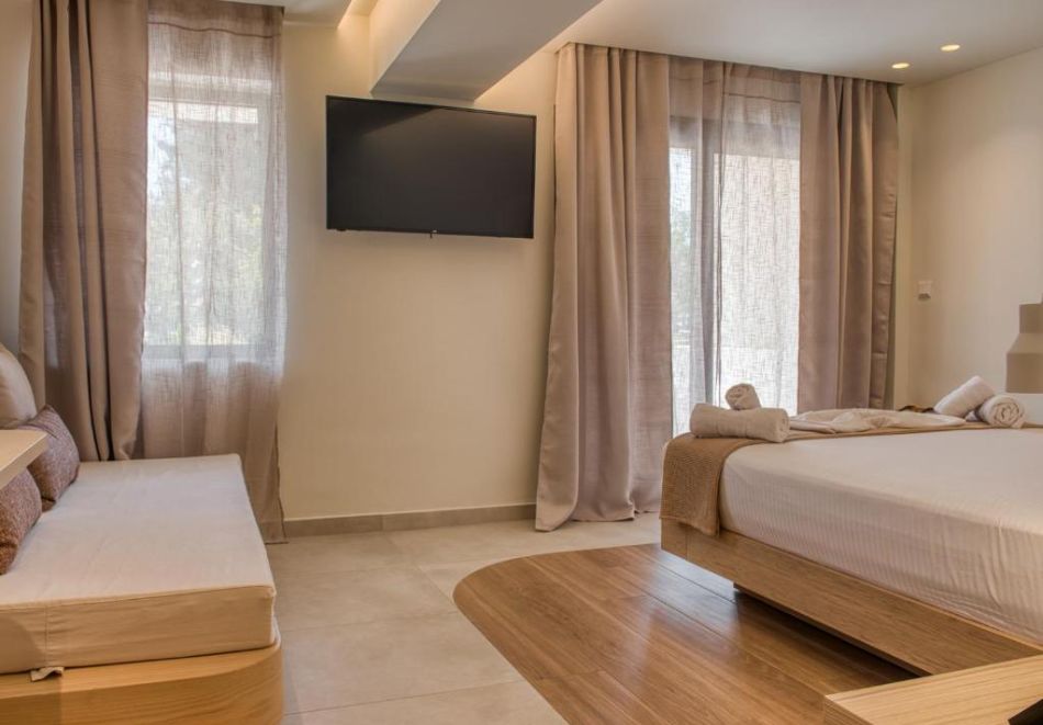 На 100м. от плажа в Касандра, Гърция: Нощувка на човек със закуска в Sandy Seaside Suites****, Неа Флогита, снимка 9
