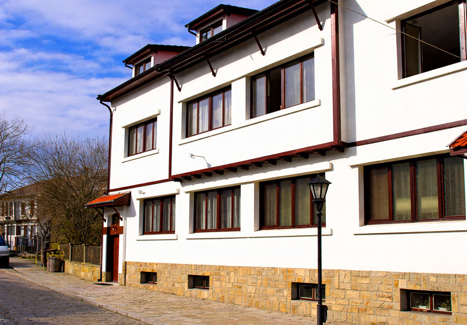 Почивка в Трявна: Нощувка на човек със закуска и възможност за обяд и вечеря от Балабановата къща, снимка 2